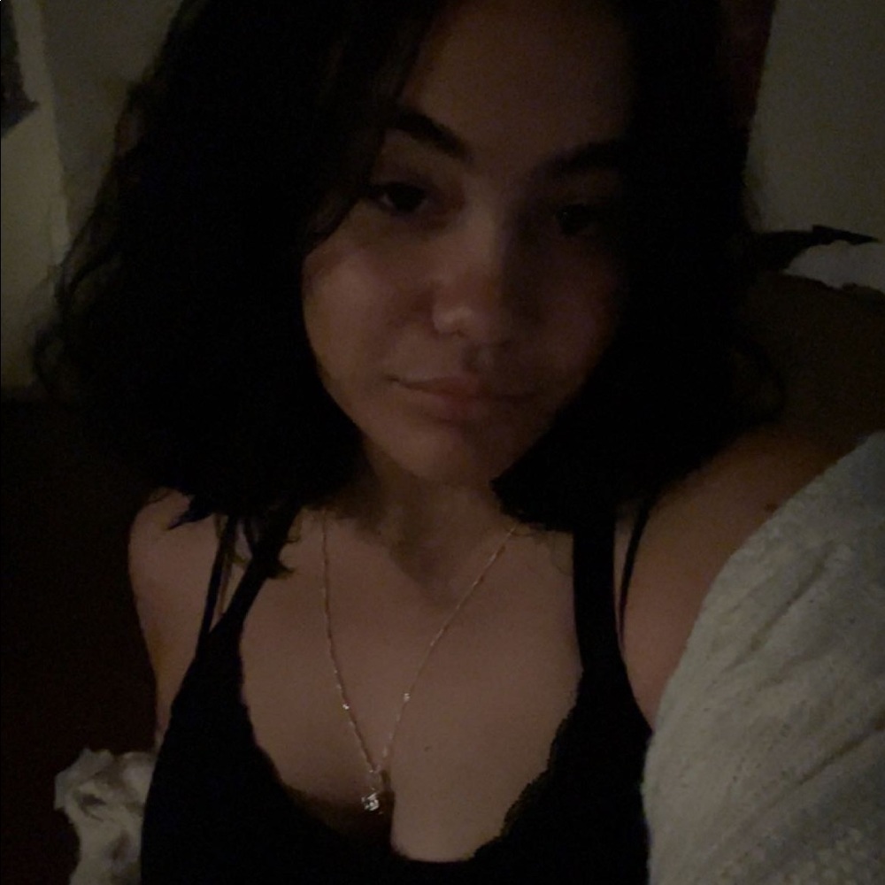 Meet your Posher, Cynthia